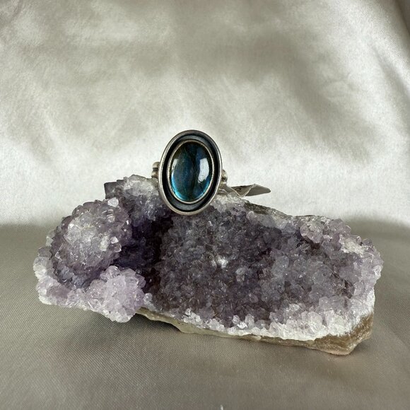 Sterling Silver Ring Blue Labradorite Oval Gemstone Statement Jewelry Size 7 - Picture 1 of 4